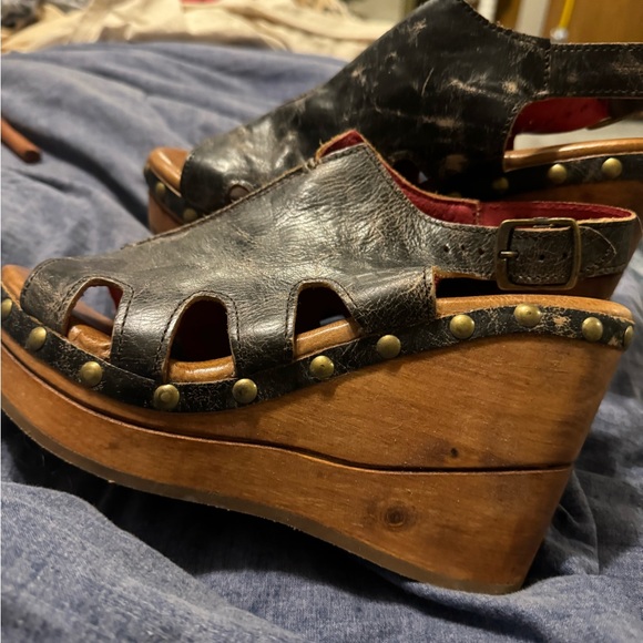 Distressed looking Bed Stu wooden and leather wedge sandal. Brown/black - Picture 2 of 6